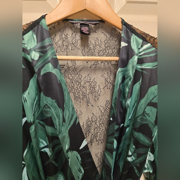 Victorias Secret Chantilly Green Palm Leaves Lace Kimono Robe Cover Up M/L - Picture 9 of 16